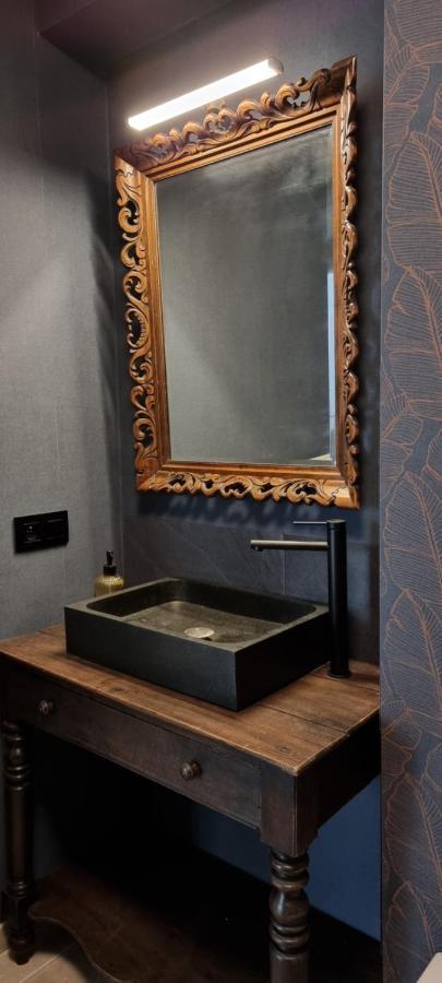 Logies La Chevre Folle - Lodging & Cooking In Style With Shared Kitchen Oostende Exteriör bild