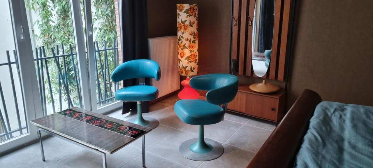 Logies La Chevre Folle - Lodging & Cooking In Style With Shared Kitchen Oostende Exteriör bild