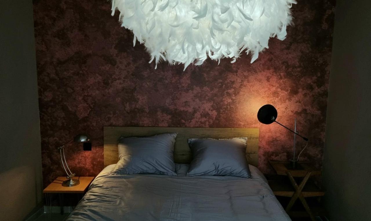 Logies La Chevre Folle - Lodging & Cooking In Style With Shared Kitchen Oostende Exteriör bild