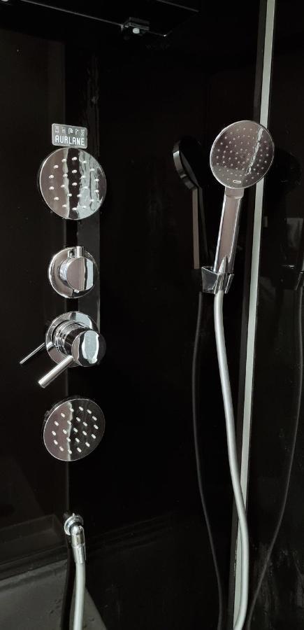 Logies La Chevre Folle - Lodging & Cooking In Style With Shared Kitchen Oostende Exteriör bild