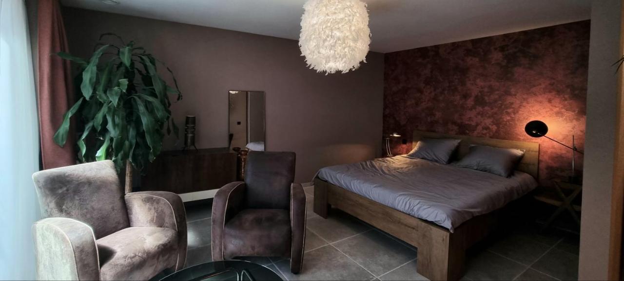 Logies La Chevre Folle - Lodging & Cooking In Style With Shared Kitchen Oostende Exteriör bild