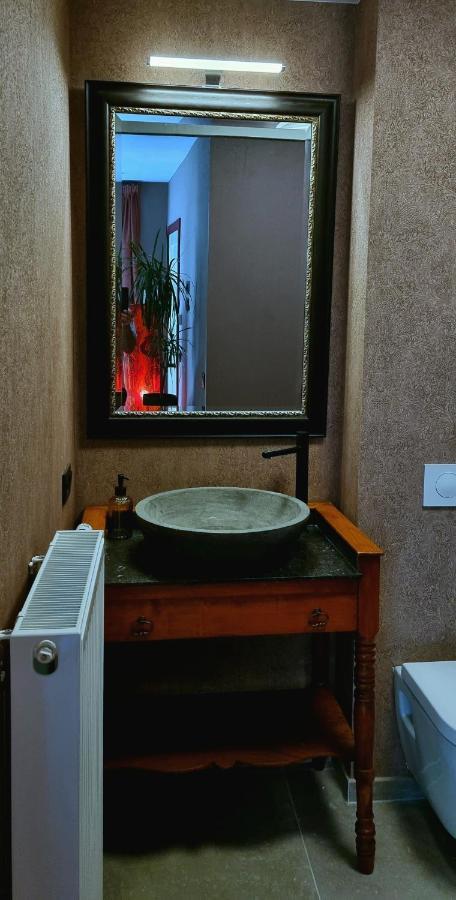Logies La Chevre Folle - Lodging & Cooking In Style With Shared Kitchen Oostende Exteriör bild